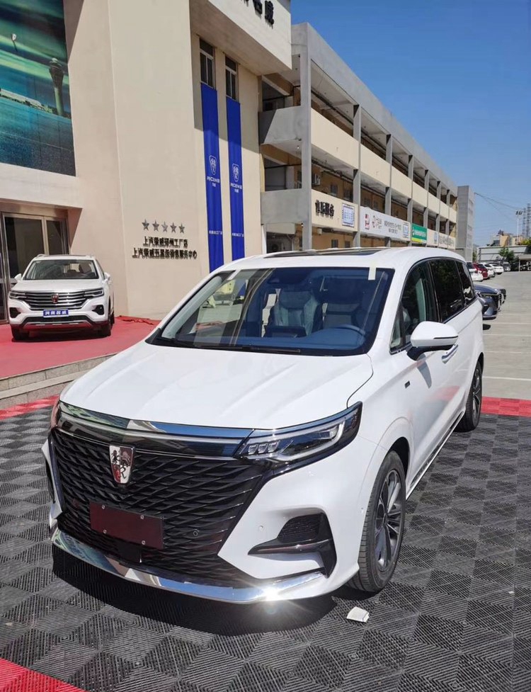 荣威imax8再次现身白色实车质感不俗配20t8at即将上市