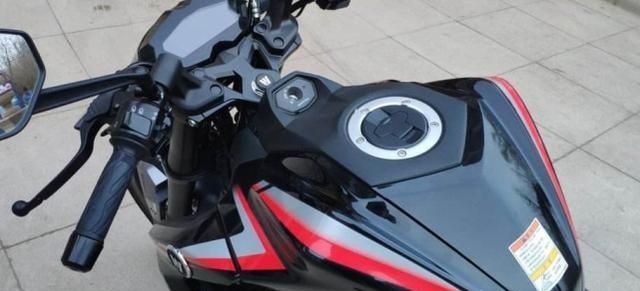 肩并肩gw300双缸四冲程排量近300均价7268元