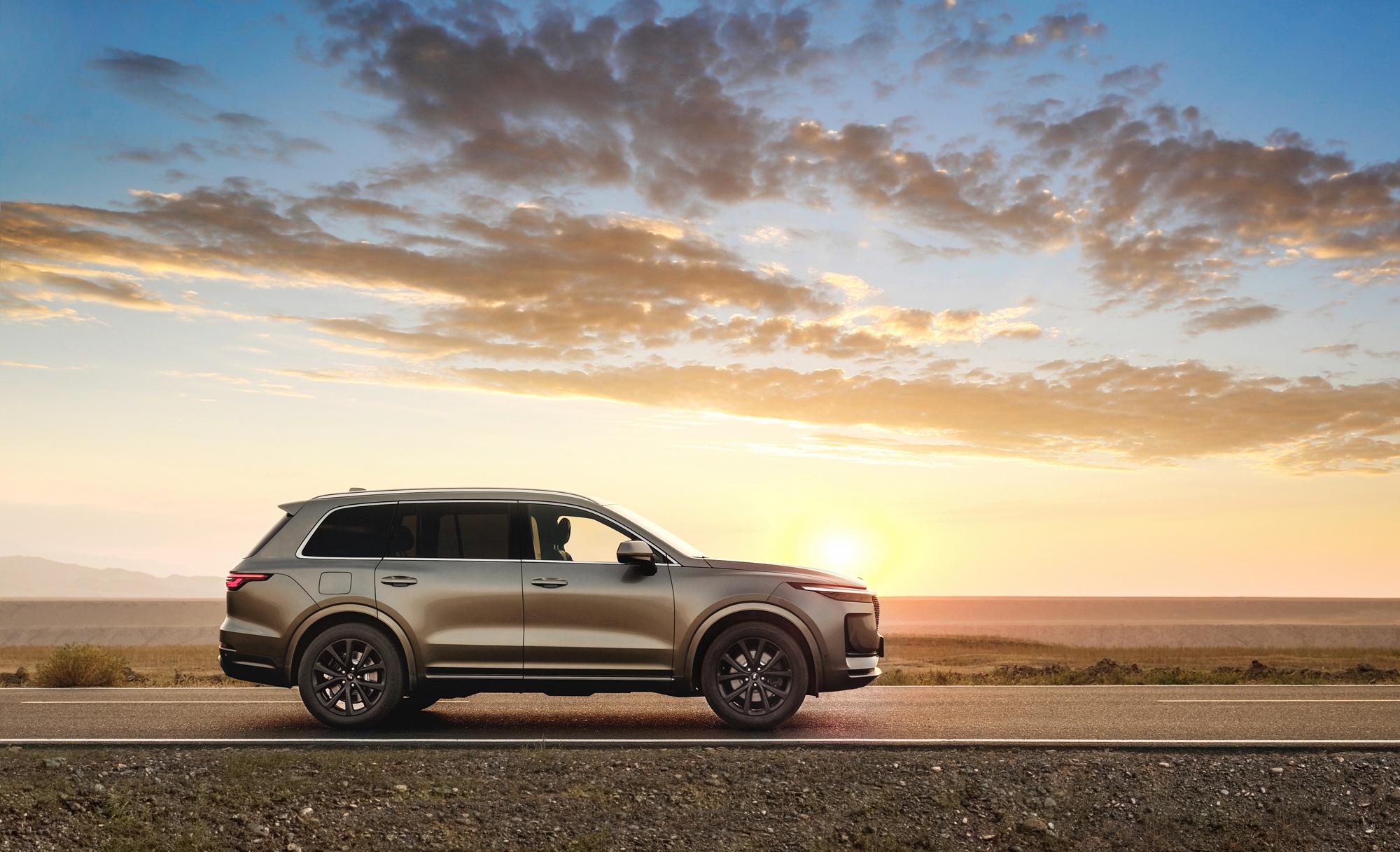 理想one穿越西藏阿里无人区首当智能电动车的领跑者