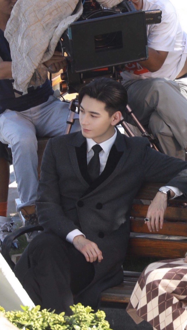 陈星旭新剧杀青凭借他的军装造型这部剧必火无疑