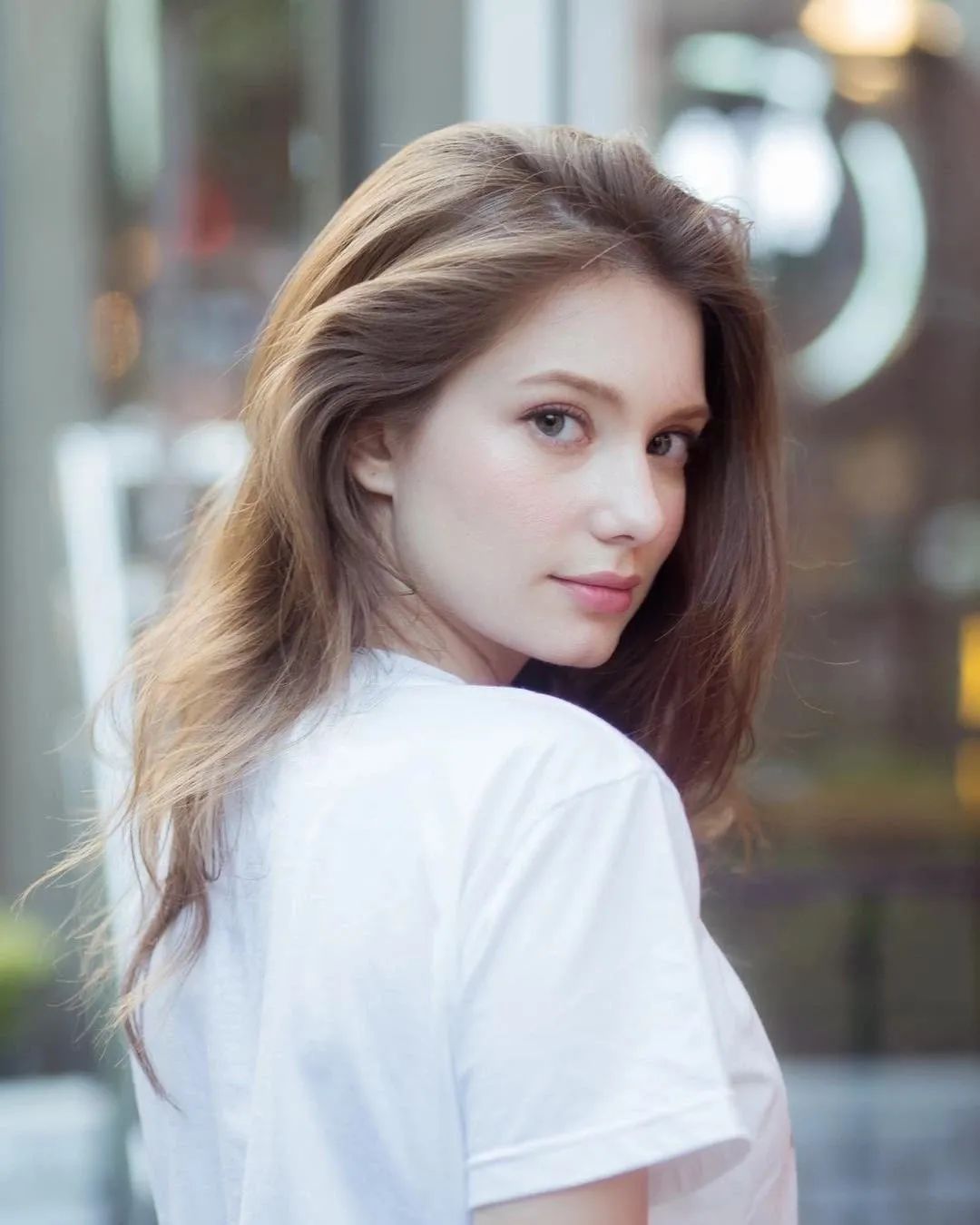 如此美女绝对不能独享!号称俄罗斯赫本,90后海瑟薇,美翻了!|90后|小姐