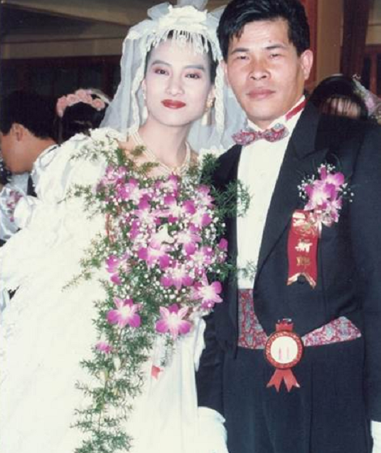 《家有仙妻》林以真近照曝光,54岁冻龄有方,嫁富豪老公后息影|林以真|家有仙妻|冻龄_新浪新闻