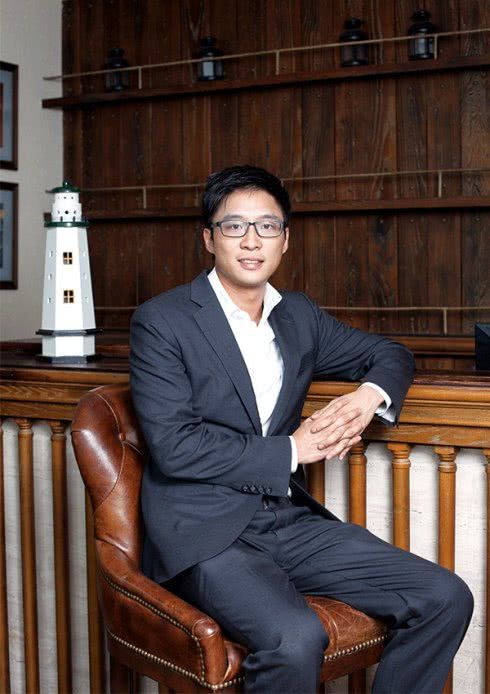 而章子怡已经嫁为人妻生活幸福,祝愿霍启山也能够早日收获幸福!