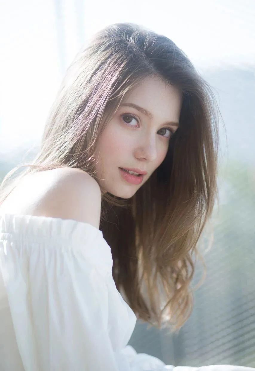 如此美女绝对不能独享号称俄罗斯赫本90后海瑟薇美翻了