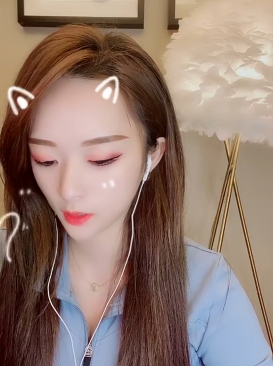 在幺妹儿读完心灵鸡汤之后,粉丝纷纷在公屏上开始了自