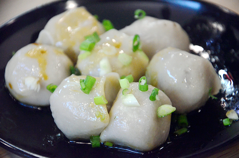 客家芋包,外皮软糯,内馅丰富,咬上一口,口感滋味