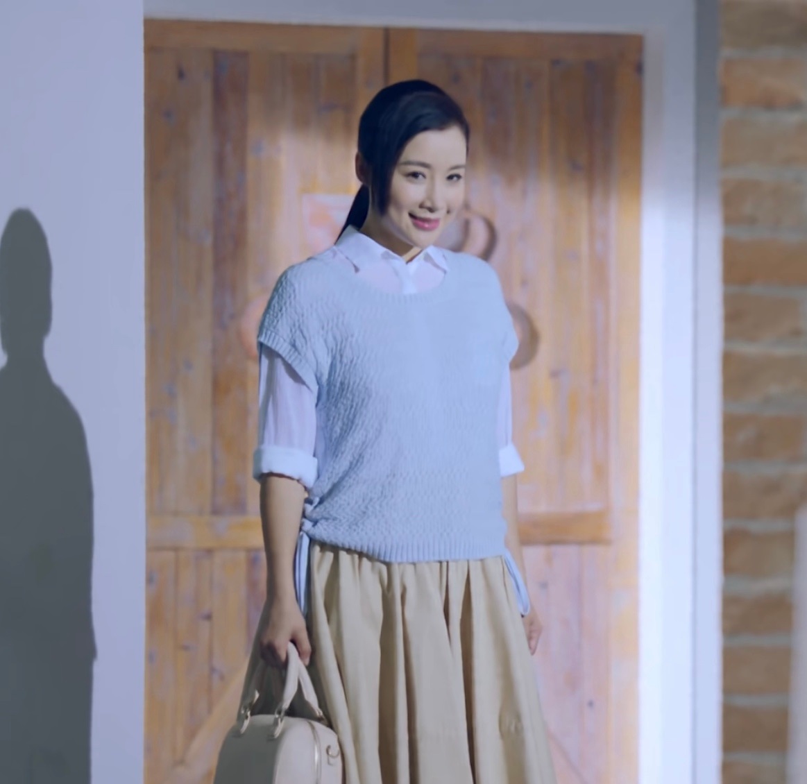 尽管被传整容姚芊羽蓝色系裙装清丽可人驻颜有术