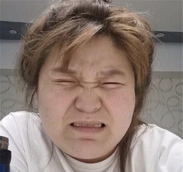 网红韩美娟大妈扮丑走红,卸妆后判若两人,我没眼花吧!