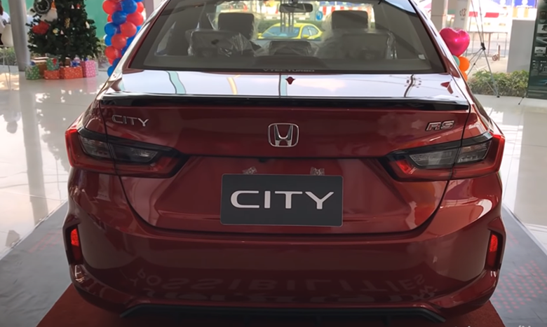 全新本田锋范rs店内实拍,运动外观不输思域,配装1.0t动力