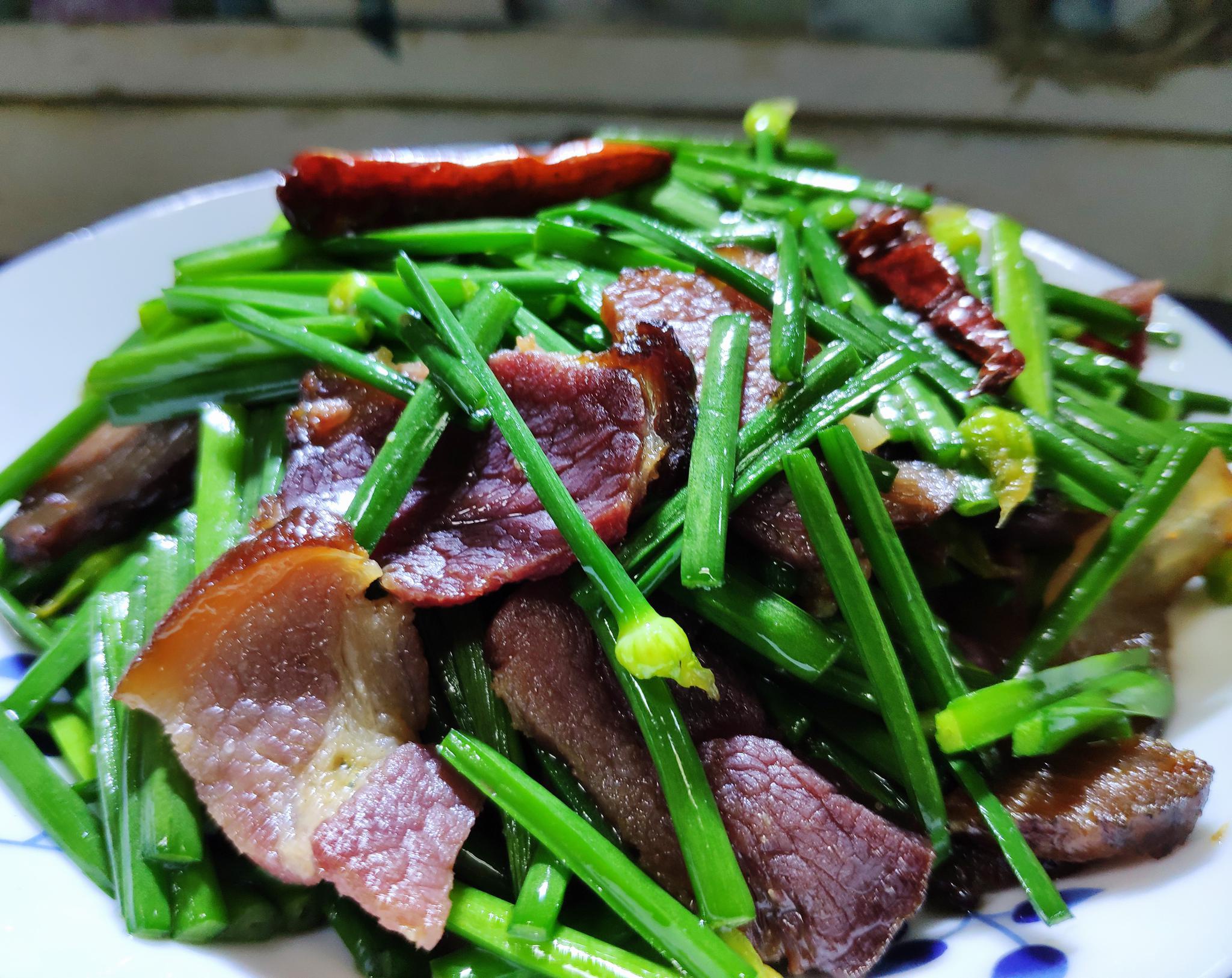 菜心炒腊肉,家人都爱吃的一款经典家常菜