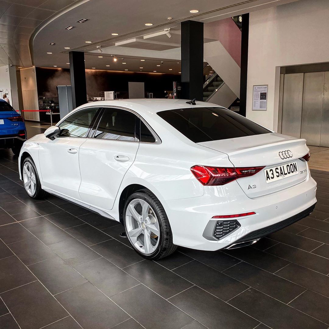 全新奥迪a3三厢版实车大气又协调