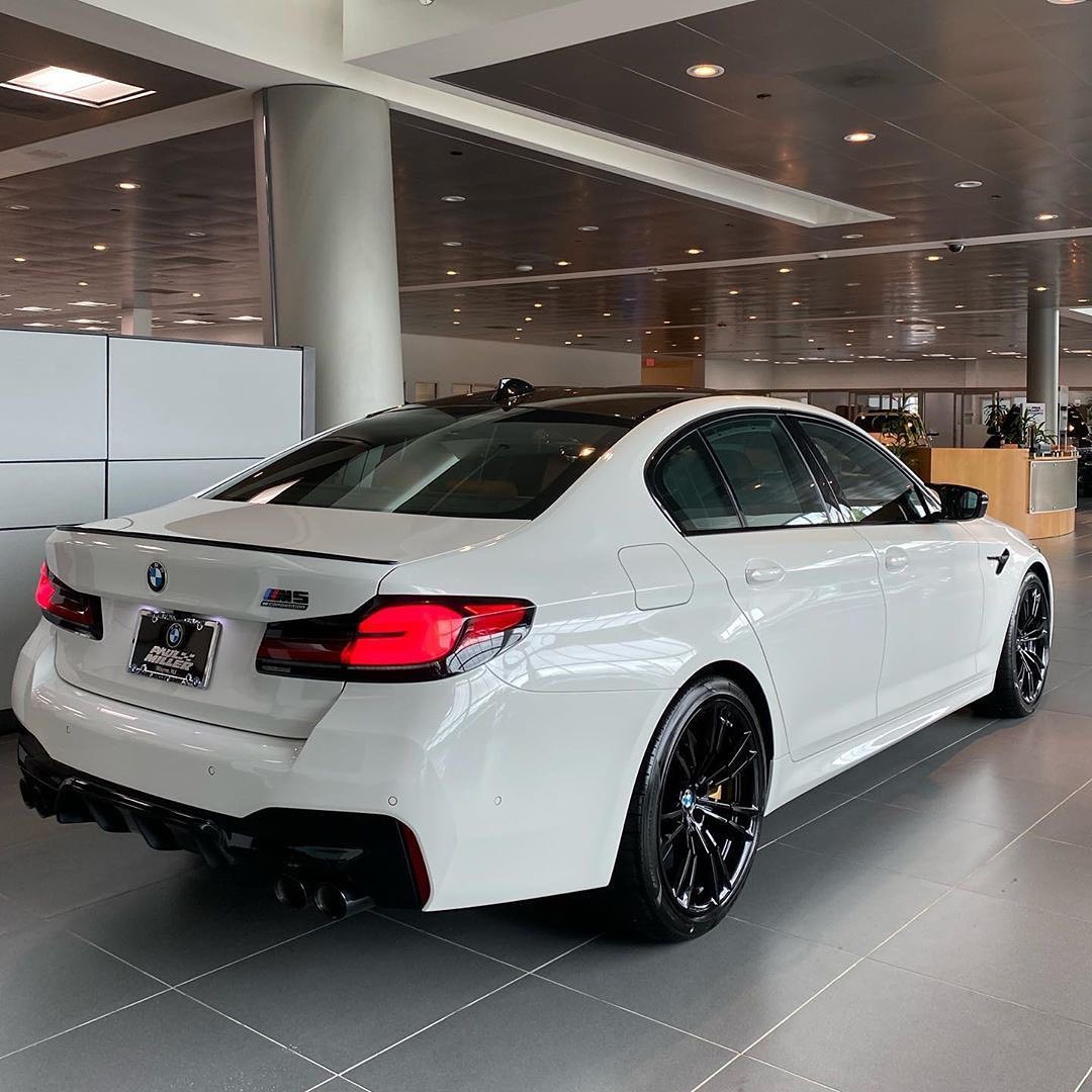 新款宝马m5雷霆版实车更加有运动感