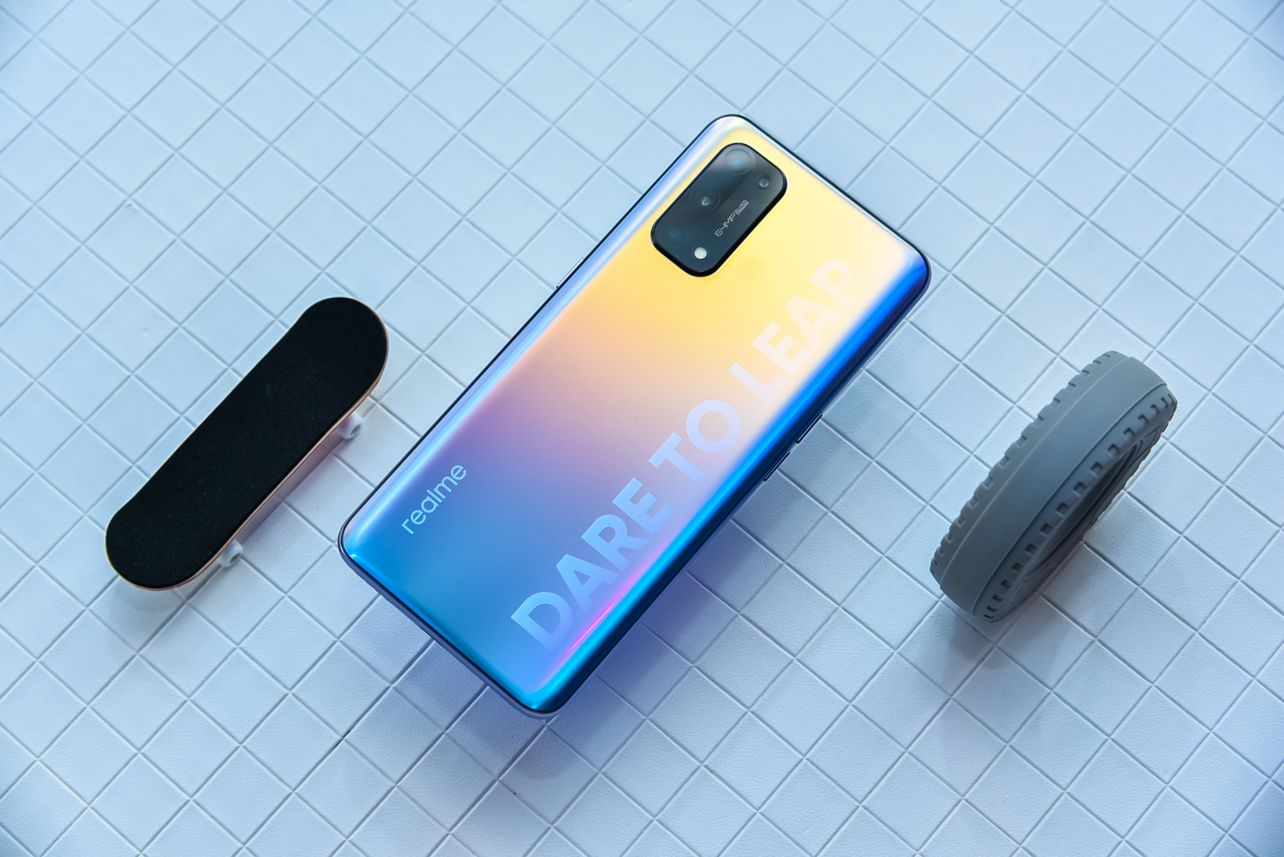 又一性价比旗舰上市,高颜轻薄只要2199元起,真我x7pro体验报告