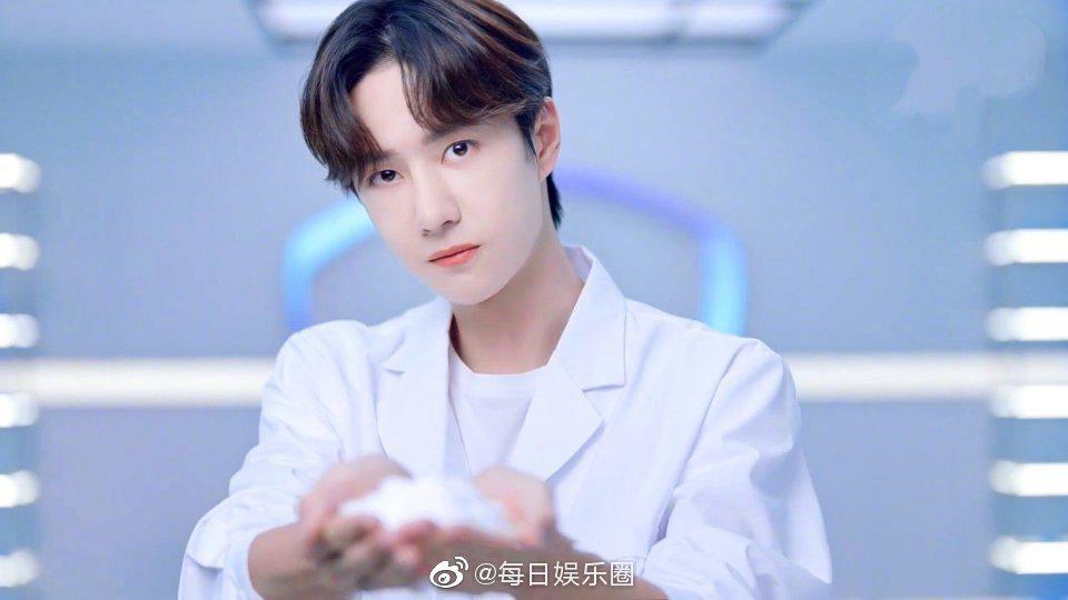 男明星医生造型大赏肖战王一博王俊凯王源易烊千玺