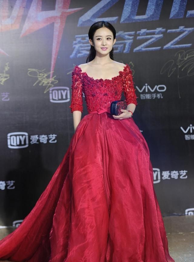 初秋时装穿出法式风情,身材纤瘦似18|时装|赵丽颖|礼服裙_新浪新闻