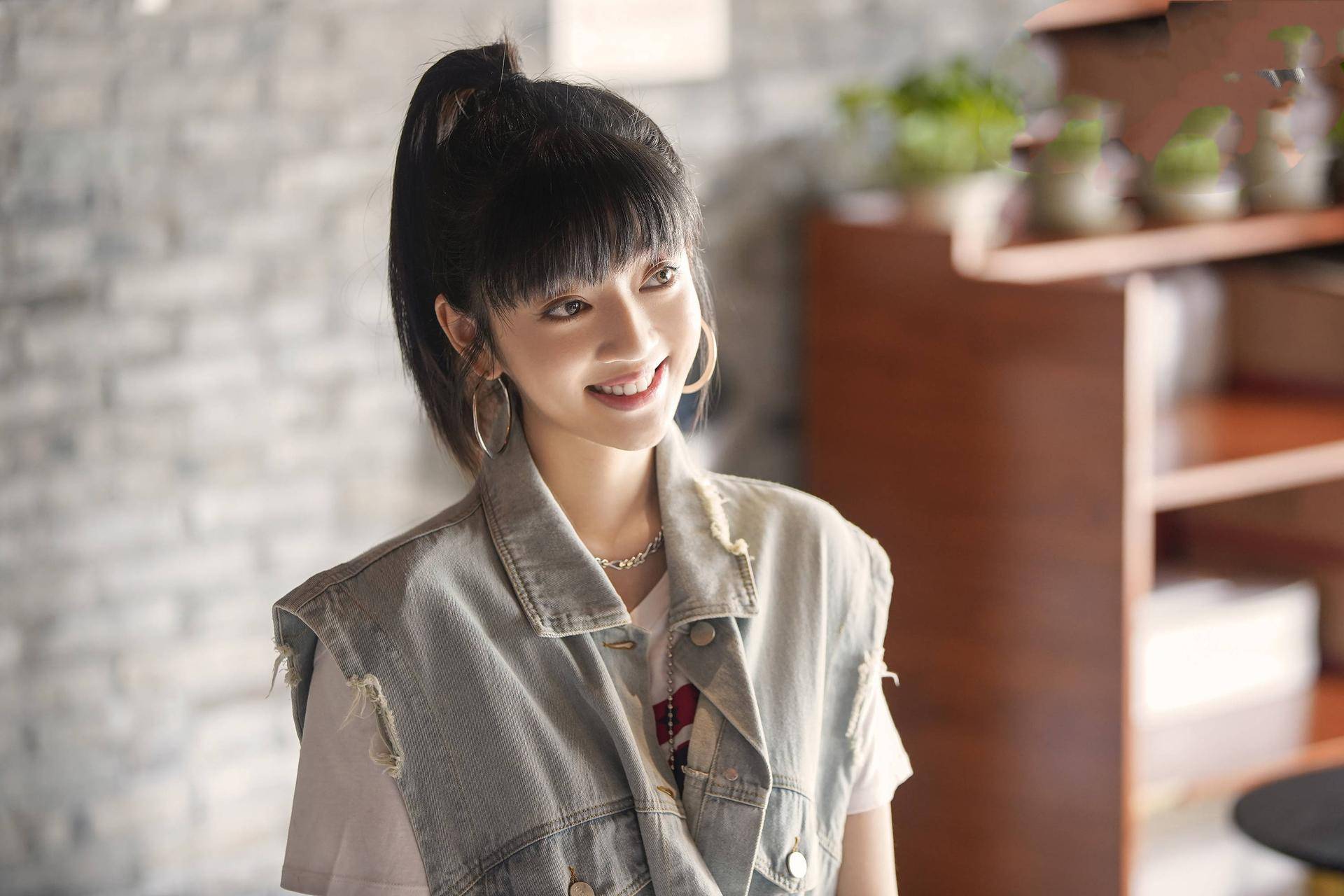 平",戏外的她,其实也不比唐灿幸运|以家人之名|何瑞贤|唐灿_新浪新闻