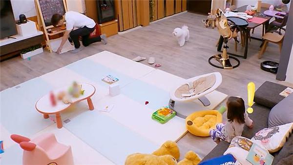 贾静雯家的设计很厉害客厅没茶几孩子却很开心值得宝妈借鉴