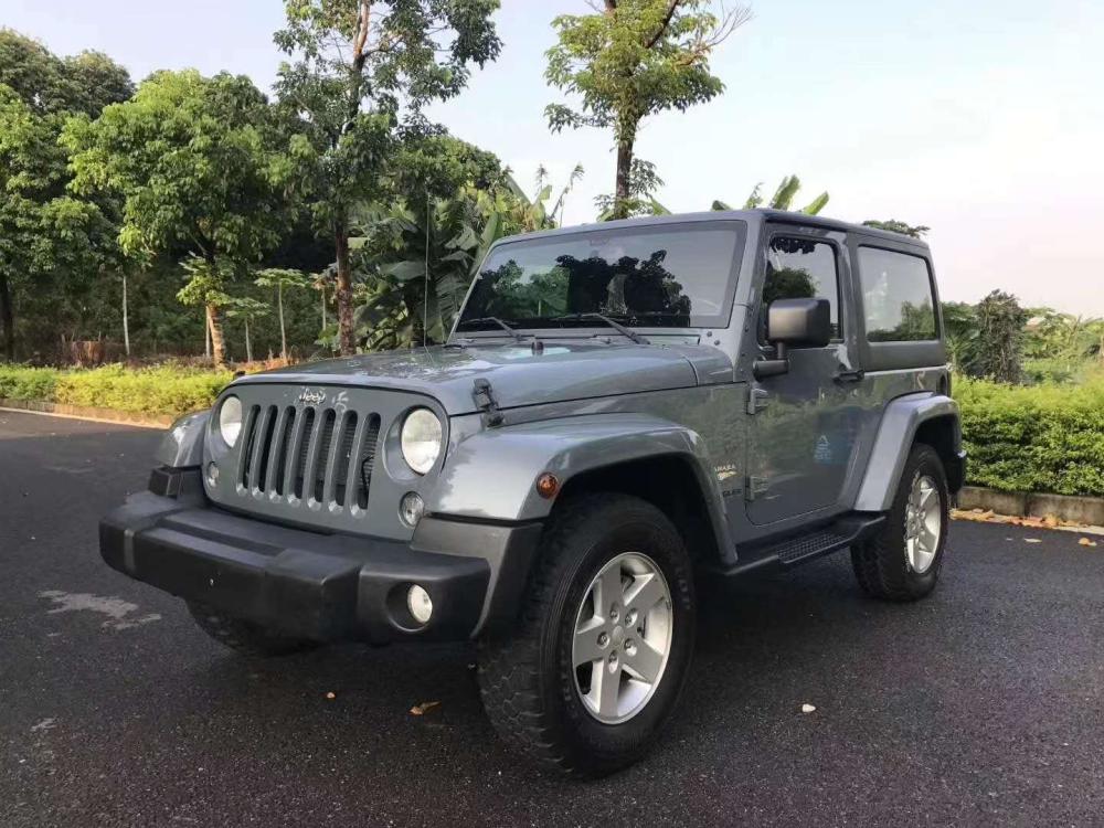 17款牧马人撒哈拉售价17万越野车首选全方位内饰