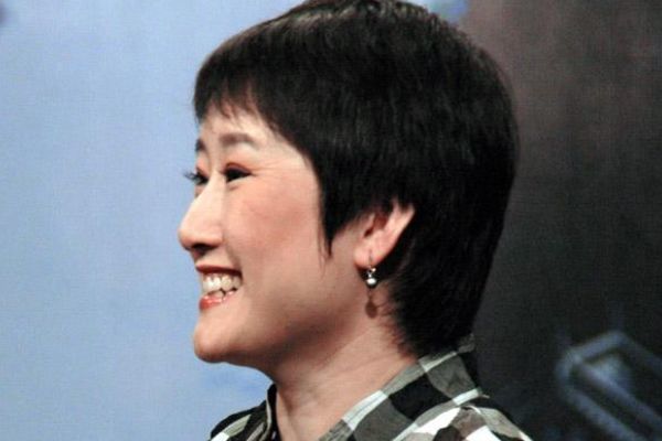 她是国家一级演员,她还是王刚的前妻,如今60岁依旧单身!