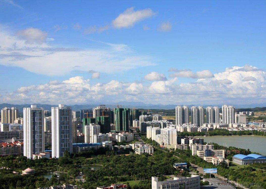 经过十几年的城镇化,过去各地为了尽快城镇化进程,纷纷建设新城新区