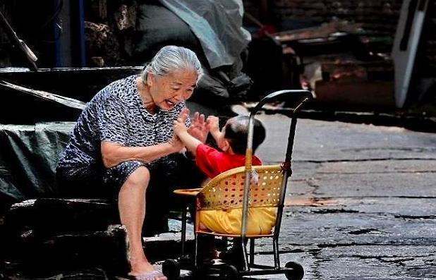 这碗毒肉丸饱了肚子毁了人生很多老人却还在喂给孩子