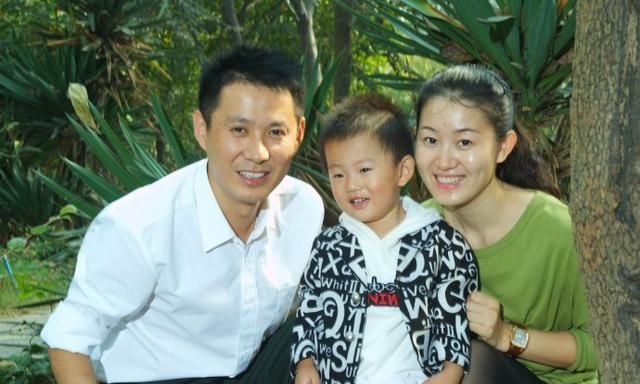 娶小11岁的妻子婚姻聚少离多的演员郭广平到今天依旧十分幸福