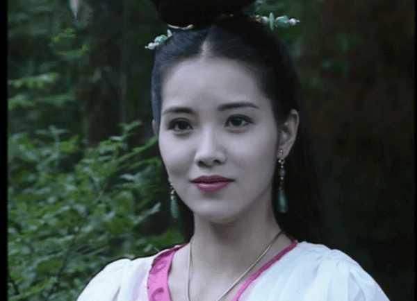 每次盘点上世纪香港女明星,郭蔼明被提起的次数远远小于其他人,很多人