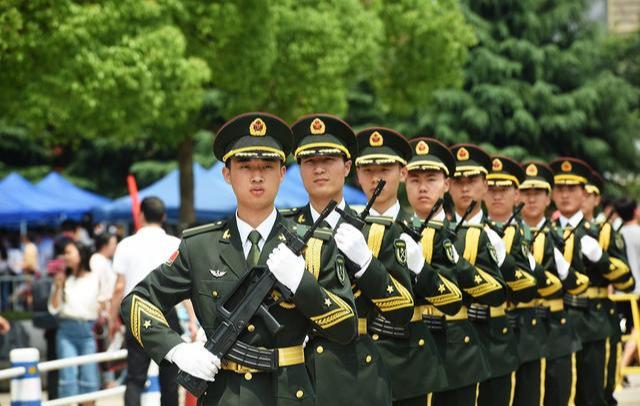 高考错过了定向培养士官学校,明年春季入伍,一样可以“逆袭”|士官|考军校|学校_新浪新闻