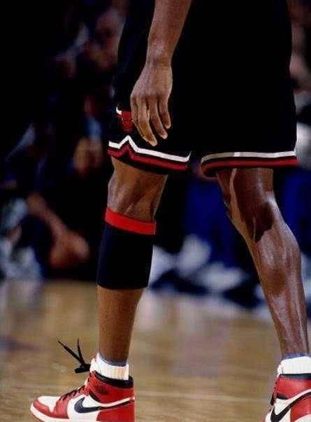 乔丹的身体天赋什么水平?跳投随便平筐,单手抓起大南瓜