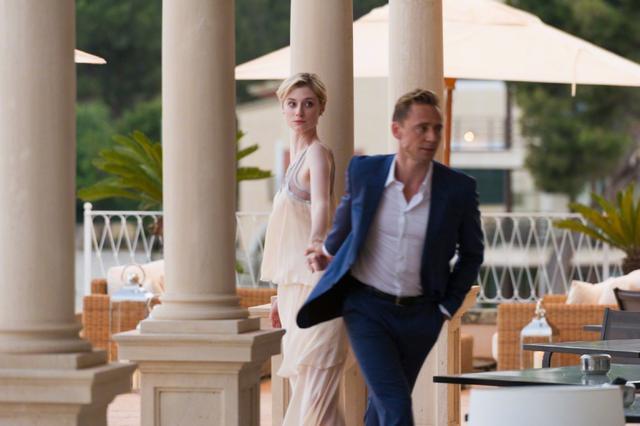 坐后排用腿开门,原来她全家都那么高|信条|身高|德比齐_新浪新闻