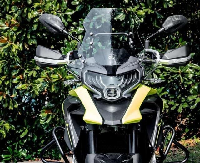 qj500gs实车亮相:502x同款动力,价格更便宜,你还会选金鹏吗