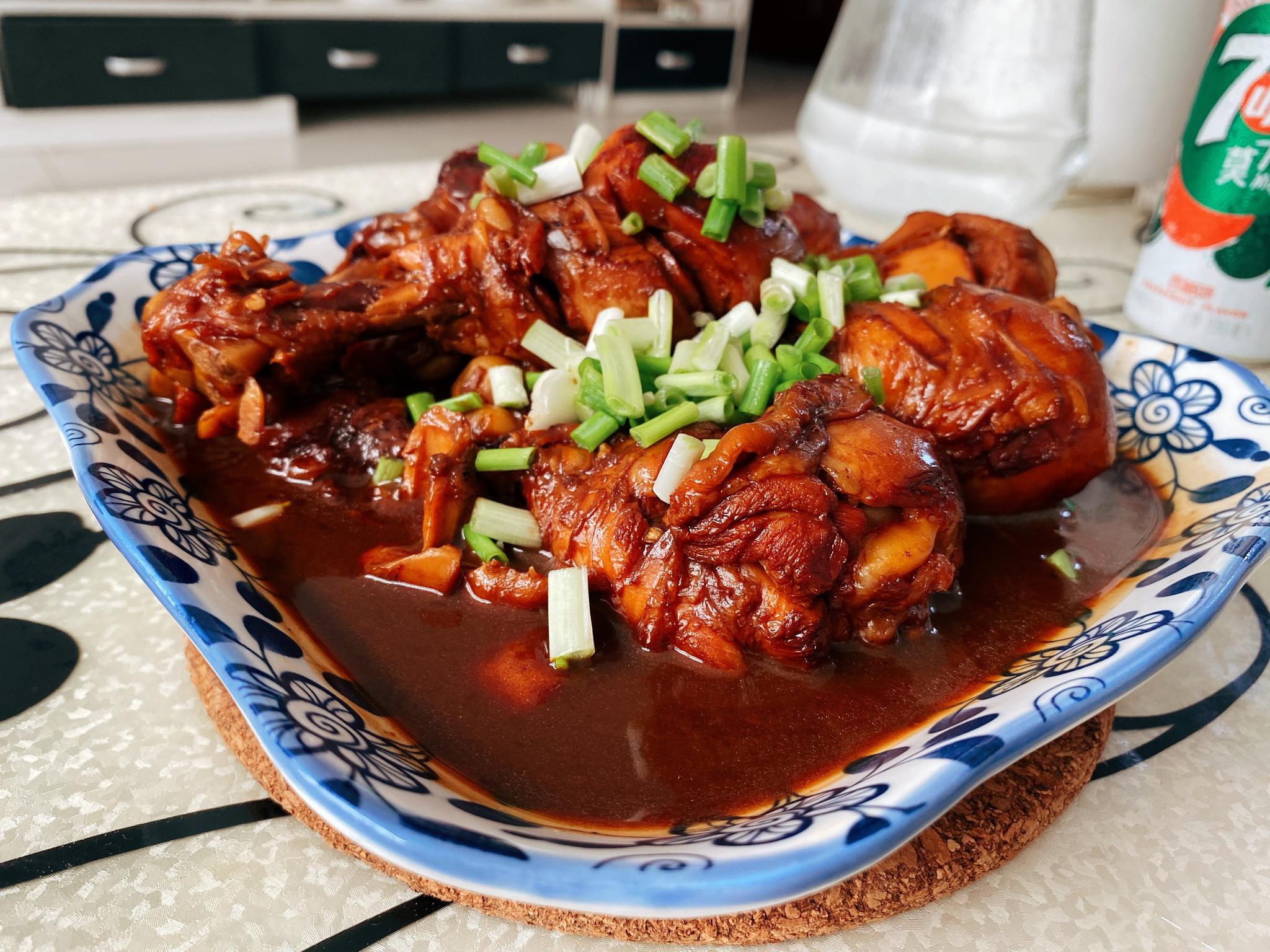 减肥期间也可以大口吃肉:营养美味的红烧琵琶腿,低卡