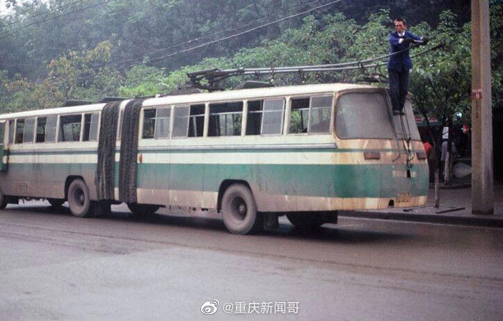 1983年的重庆,无轨电车的公交线,朴素的生活让人怀念