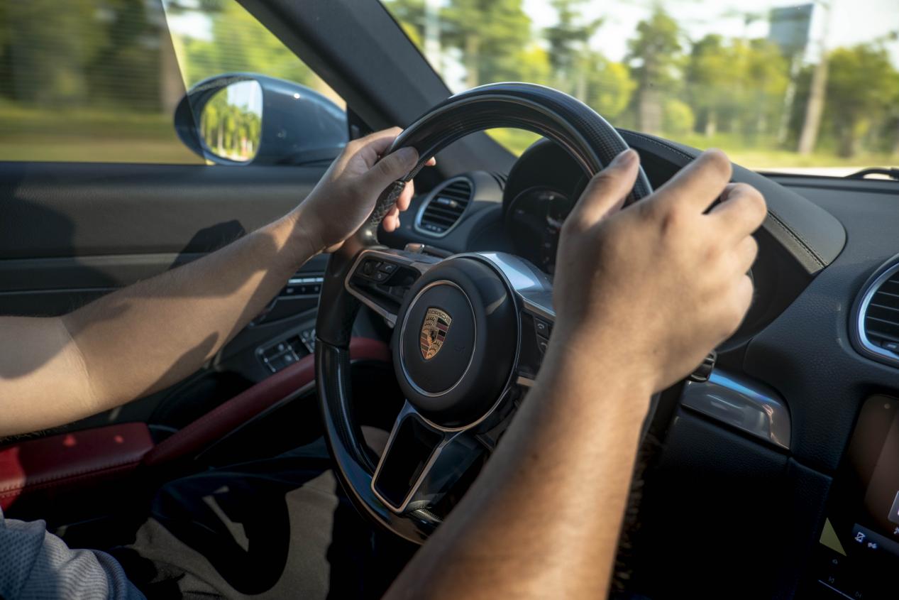 称得上完美的车不多但保时捷718cayman算一辆