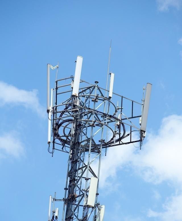 那么,信号塔发射的电磁波会对人体造成伤害吗?