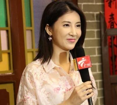 广东电视珠江台节目主持人伍燕,九十年代末到新世纪初最红女主持