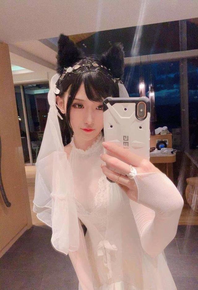 本以为腐团儿穿透视裙够性感了,看到柔柔,网友:太违