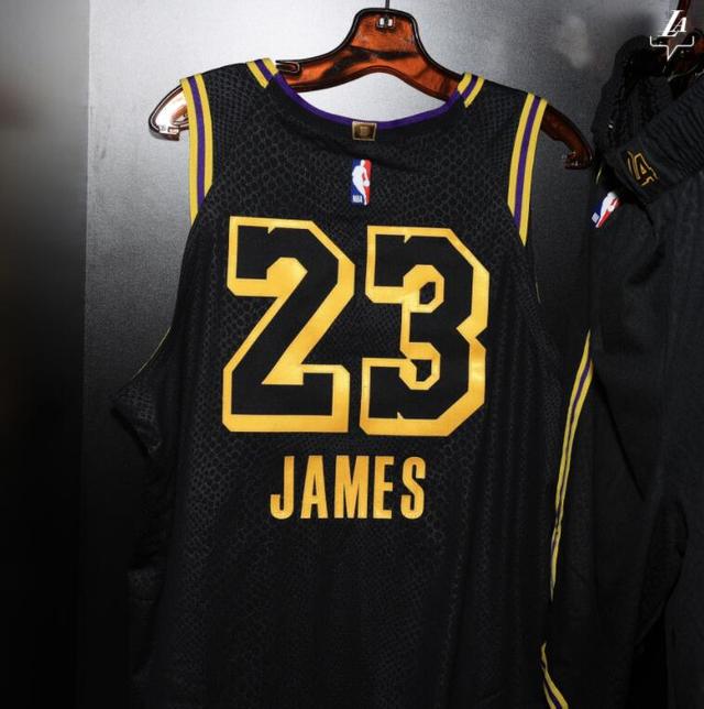 湖人季后赛2次穿"黑曼巴"球衣均获胜