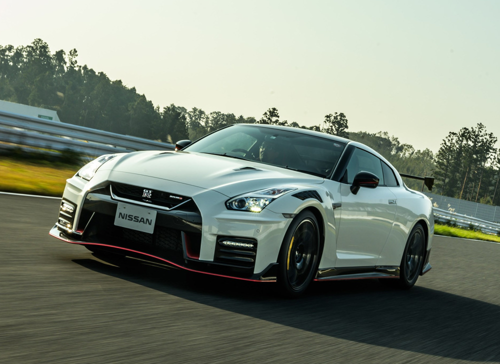 日产全新跑车来了小gtr身材将首次搭载新版尼桑车标