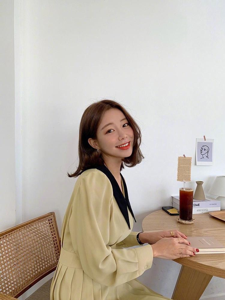 韩国ins博主的初秋出街日常,随意中不失优雅的女人味穿搭