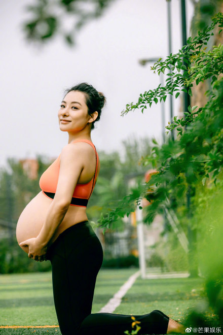 刘璇分享孕肚倒立照,冠军妈妈的自律让人自叹不如|刘璇|孕妇|运动员