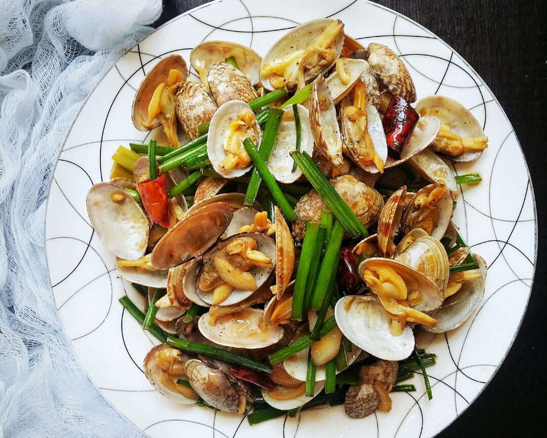 秋天这肉最肥美,和韭菜苔一起炒,太鲜美了,有食欲更保护视力|花甲