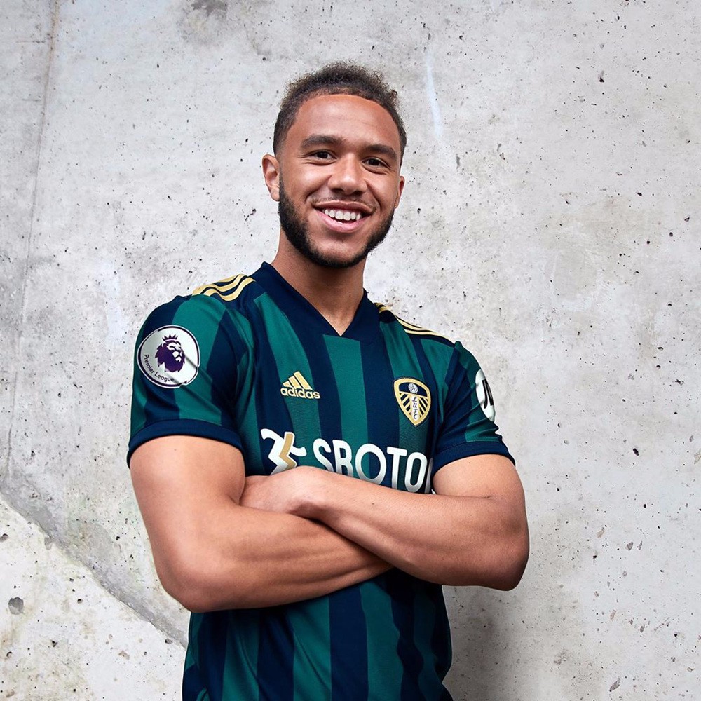 利兹联发布2020/21赛季客场球衣