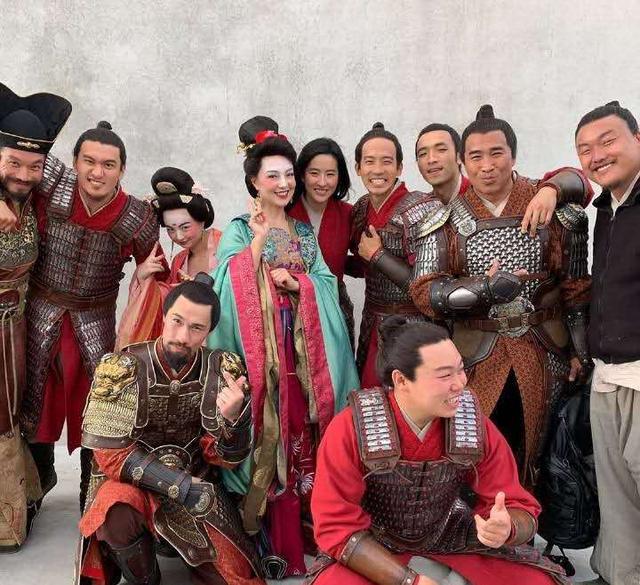 花木兰中国演员照刘亦菲美丽知性李连杰甄子丹魅力依旧