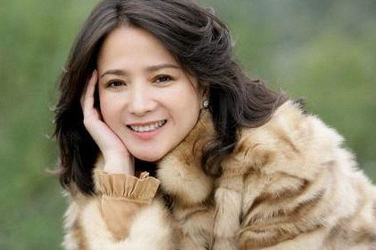 她是唯一把四大名著拍完的人如今二婚再嫁演员儿子颜值超高