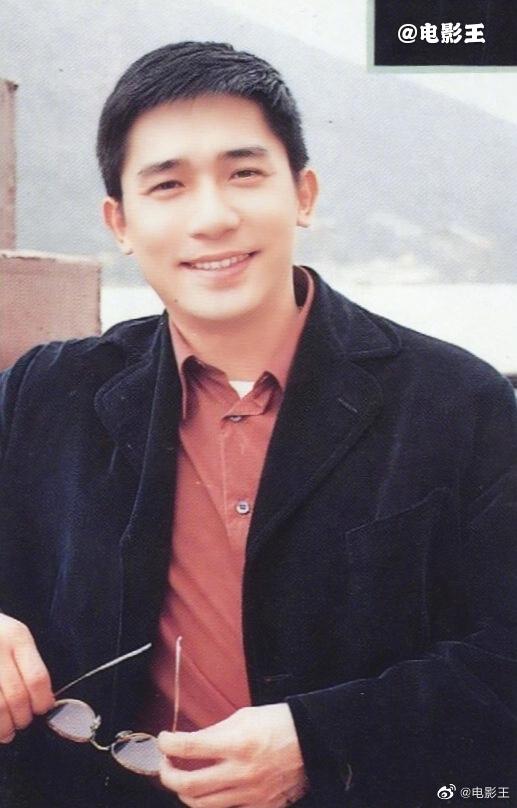 1992年的短发梁朝伟,很喜欢这个时期的他,轻熟男魅力满分