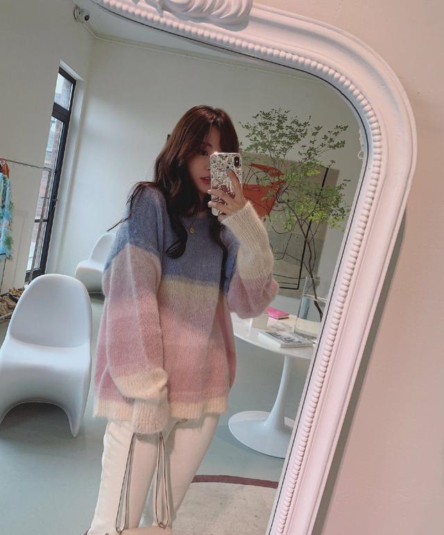 陈赫老婆张子萱晒自拍美照甜美可人网红风这身材不愧是模特