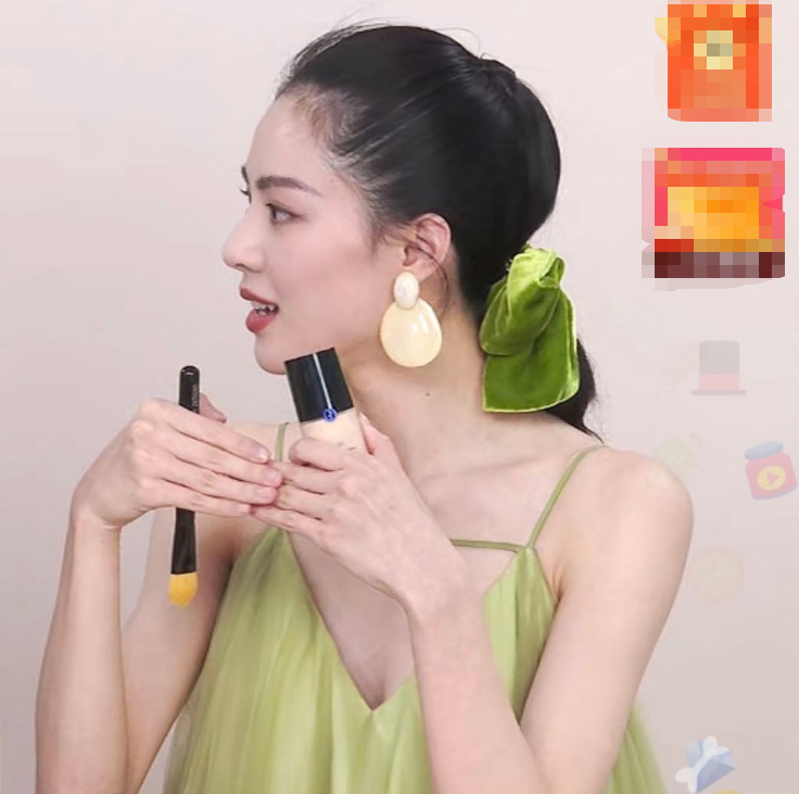 钟楚曦直播截图曝光离开十级美颜后真实颜值一目了然