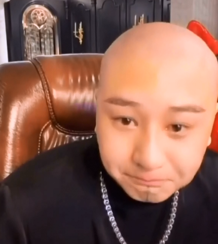 著名网红宏楠钓鱼时不幸离世,好友方丈悲痛欲绝,会协助处理后事