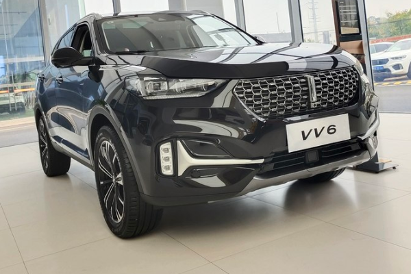 到店实拍2021款weyvv6148万获好评227马力配双边四出排气